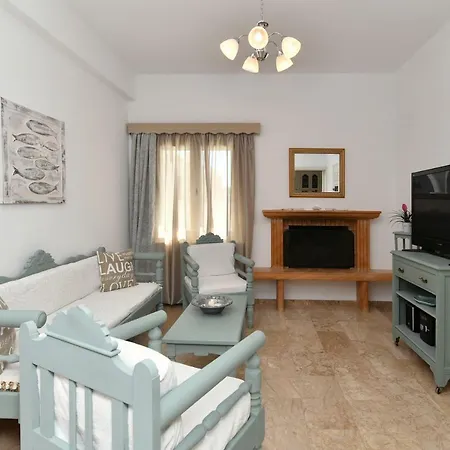 Dom wakacyjny Cozy House In Nausa