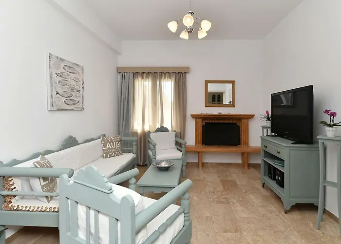 Dom wakacyjny Cozy House In Nausa